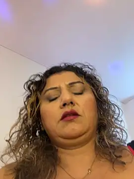 Snapshot of Nataly_Foley chatting on 02.20.26 Nataly Foley online show from 02.20.26