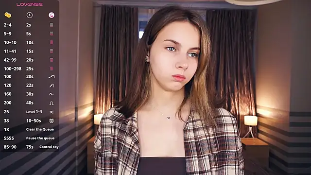 Snapshot of NylaNadler chatting on 10.02.25 NylaNadler online show from 10.02.25