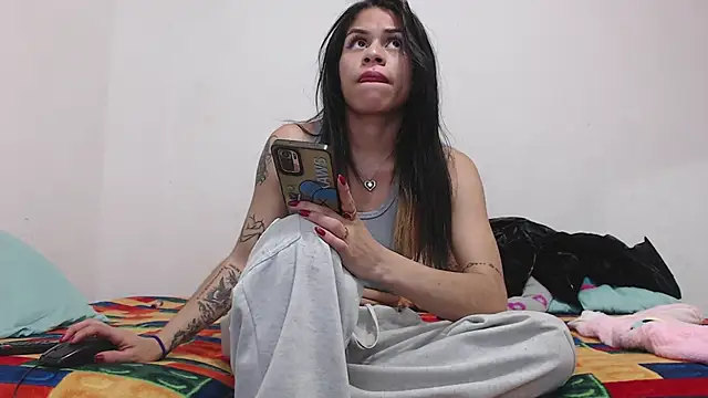 Snapshot of toxic_sweet_ chatting on 10.28.25 toxic sweet online show from 10.28.25