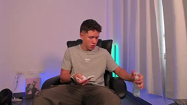 Snapshot of nathan_blake chatting on 09.16.25 nathan blake online show from 09.16.25