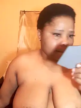 Snapshot of PRINCESSEMELXX93 chatting on 10.04.25 PRINCESSEMELXX93 online show from 10.04.25