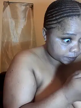 Snapshot of PRINCESSEMELXX93 chatting on 10.14.25 PRINCESSEMELXX93 online show from 10.14.25