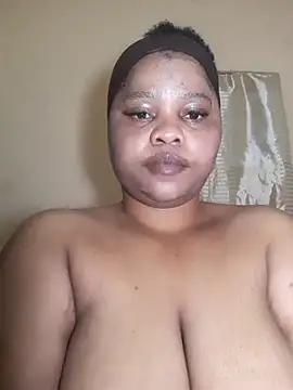 Snapshot of PRINCESSEMELXX93 chatting on 10.28.25 PRINCESSEMELXX93 online show from 10.28.25