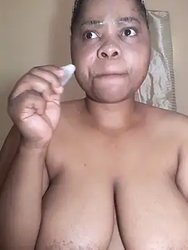 Snapshot of PRINCESSEMELXX93 chatting on 11.20.25 PRINCESSEMELXX93 online show from 11.20.25