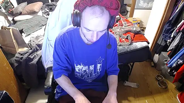 Snapshot of womenhateme69 chatting on 10.11.25 womenhateme69 online show from 10.11.25