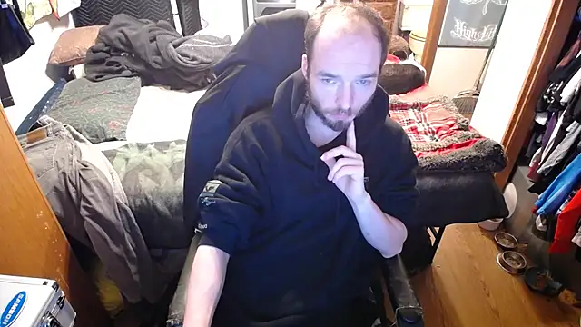 Snapshot of womenhateme69 chatting on 11.22.25 womenhateme69 online show from 11.22.25