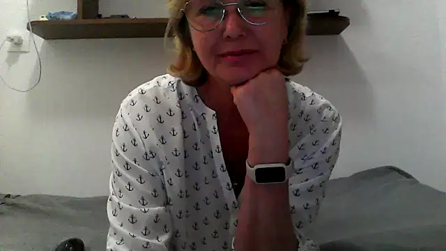 Snapshot of IrynaMolbertx chatting on 09.26.25 IrynaMolbertx online show from 09.26.25