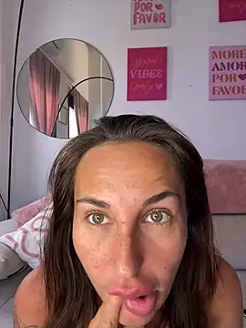 Rosieredxox online show from 05.18.26