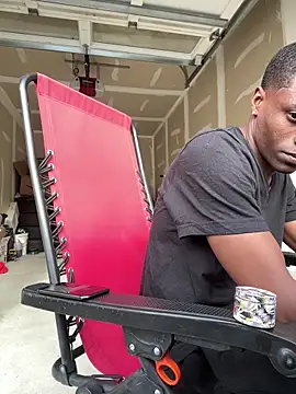 Snapshot of labishyoung25 chatting on 09.27.25 labishyoung25 online show from 09.27.25