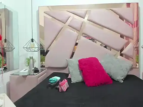 Snapshot of MiaCours chatting on 09.12.25 MiaCours online show from 09.12.25