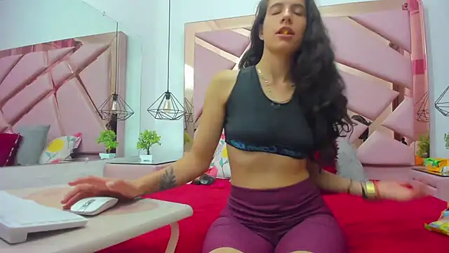 MiaCours online show from 12.22.25