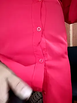 Mia-Glow online show from 11.19.25