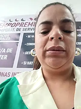 Mia-Glow online show from 12.15.25