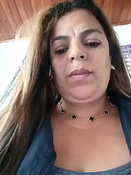 Snapshot of Mia-Glow chatting on 02.19.26 Mia-Glow online show from 02.19.26