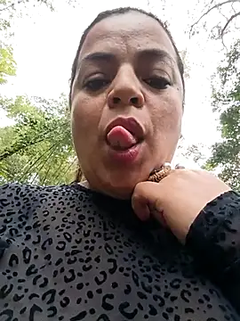 Snapshot of Mia-Glow chatting on 02.25.26 Mia-Glow online show from 02.25.26