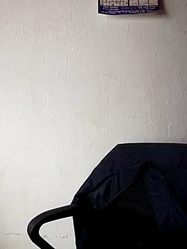 Snapshot of Mia-Glow chatting on 03.05.26 Mia-Glow online show from 03.05.26