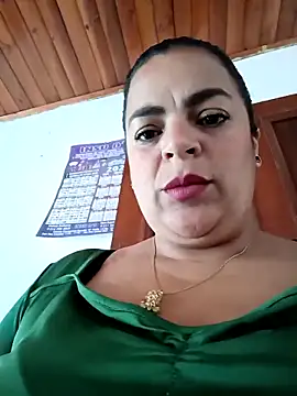 Snapshot of Mia-Glow chatting on 03.06.26 Mia-Glow online show from 03.06.26