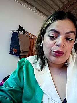 Snapshot of Mia-Glow chatting on 03.09.26 Mia-Glow online show from 03.09.26