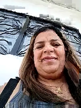 Snapshot of Mia-Glow chatting on 04.14.26 Mia-Glow online show from 04.14.26