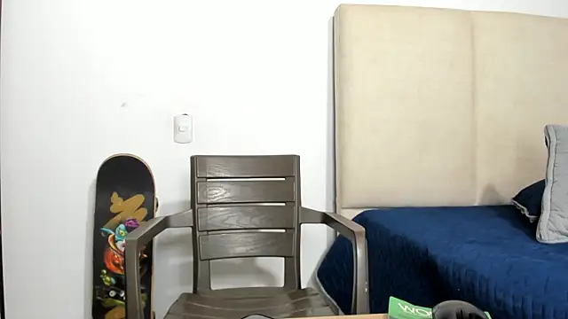 Snapshot of Hector_21_ chatting on 10.06.25 Hector 21 online show from 10.06.25