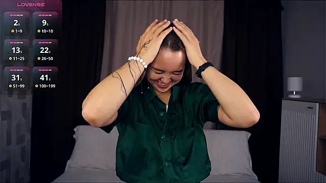 KayleenCurtis online show from 10.10.25