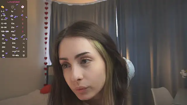 Snapshot of VernonKnapik chatting on 10.18.25 VernonKnapik online show from 10.18.25