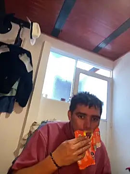 Snapshot of hotwife26 chatting on 11.25.25 hotwife26 online show from 11.25.25