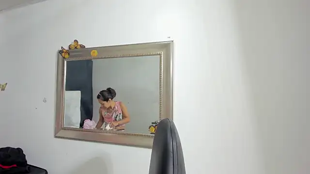 Snapshot of evelynesex chatting on 02.19.26 evelynesex online show from 02.19.26