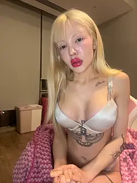 Snapshot of Sindyyy228 chatting on 10.25.25 Sindyyy228 online show from 10.25.25