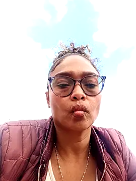 BiiancaEstradaa online show from 10.14.25