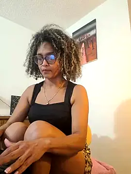 BiiancaEstradaa online show from 02.06.26