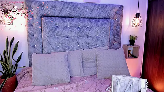 Seraphyne666 online show from 11.15.25