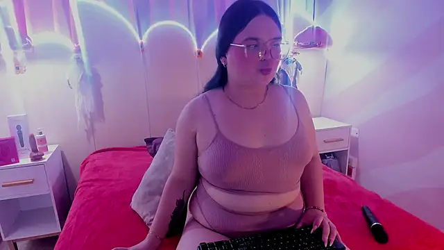 Lushi Love online show from 10.15.25