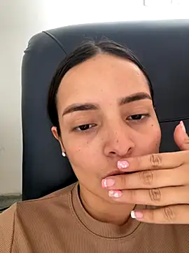 Mia jhoonson online show from 10.17.25