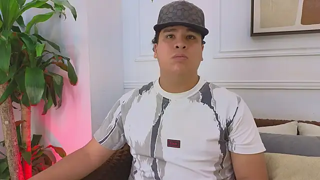 Naim Bennetsex online show from 04.17.26