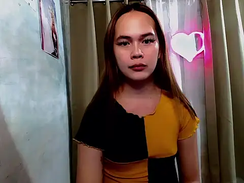 Snapshot of sweetsassyxx chatting on 09.15.25 sweetsassyxx online show from 09.15.25