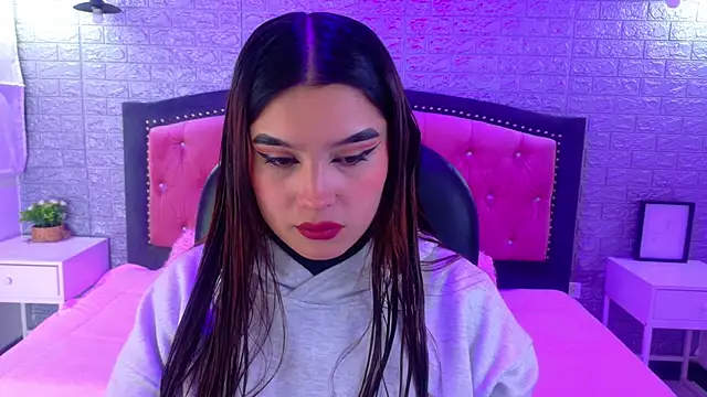 Natalie loffreda online show from 12.21.25