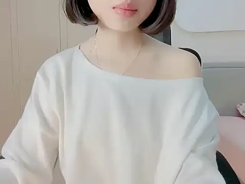 ggLovee online show from 10.24.25