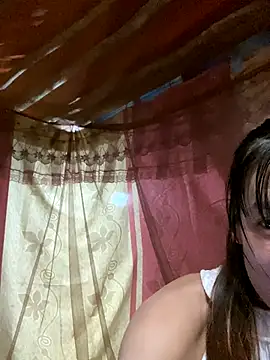 PhanHaa online show from 09.10.25