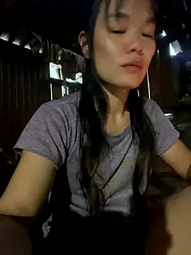 PhanHaa online show from 11.25.25