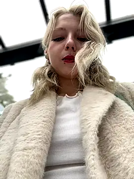 EveLittleSinner online show from 10.10.25