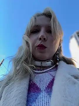 EveLittleSinner online show from 10.17.25