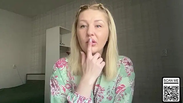 Blondie xoxoxo online show from 03.09.26