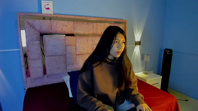 LICKY LOV online show from 10.04.25