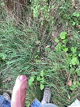 Snapshot of Leonddx chatting on 10.02.25 Leonddx online show from 10.02.25