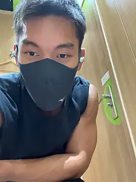 Snapshot of masucle216 chatting on 10.23.25 masucle216 online show from 10.23.25