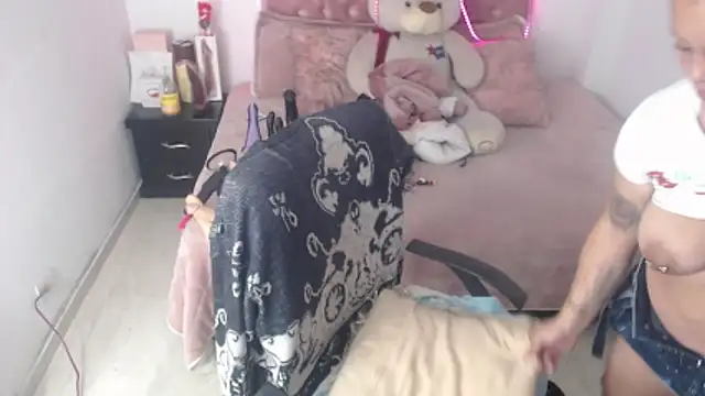 Snapshot of patty_squirt_ chatting on 04.02.26 patty squirt online show from 04.02.26