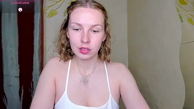 Snapshot of sun4ox chatting on 09.26.25 sun4ox online show from 09.26.25