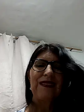 Snapshot of swity_foster chatting on 11.01.25 swity foster online show from 11.01.25