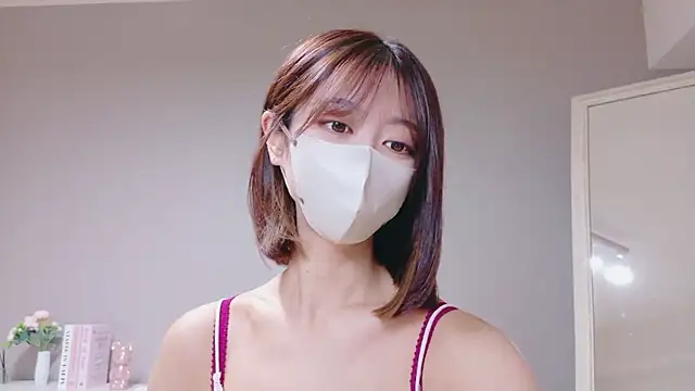 Snapshot of Yuna-ch chatting on 10.05.25 Yuna-ch online show from 10.05.25